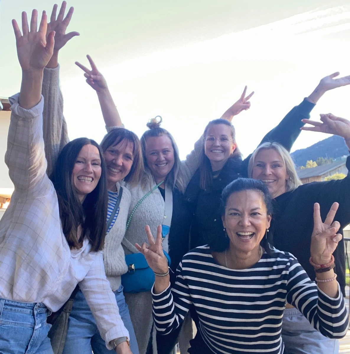 Team der Jooles Fashion Agentur feiert gemeinsam mit Sonja Albrech den Abschluss eines Teamtrainings